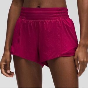 Lululemon Athletica 2.5” NWT Berry Rumble Hotty Hot Shorts